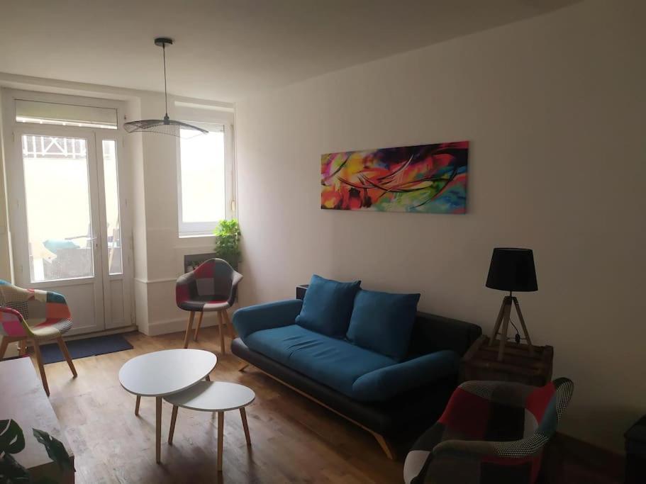 Maison De Ville Tres Lumineuse Civray  Екстериор снимка